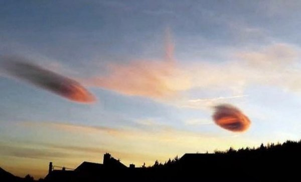 Над Чехией зафиксировали оранжевые НЛО