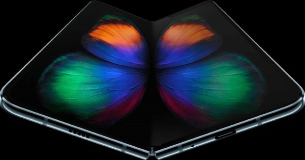 Развивает рынки складных дисплеев: Samsung обеспечит гибкими экранами Apple и Google