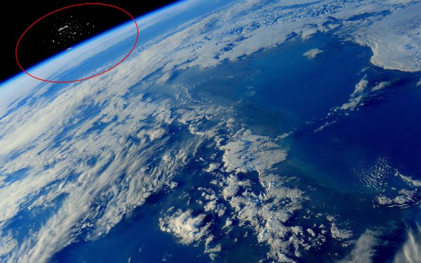 «Судный день – настал!»: Астронавты МКС засняли сотни кораблей с Нибиру на орбите Земли