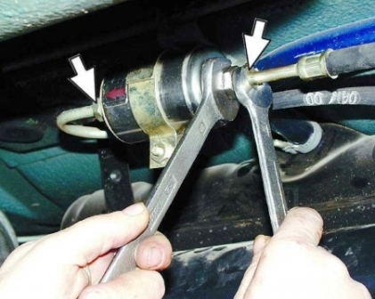 Небольшая инструкция по замене топливного фильтра на вашем автомобиле