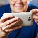 Какой смартфон подойдет людям старшего возраста?