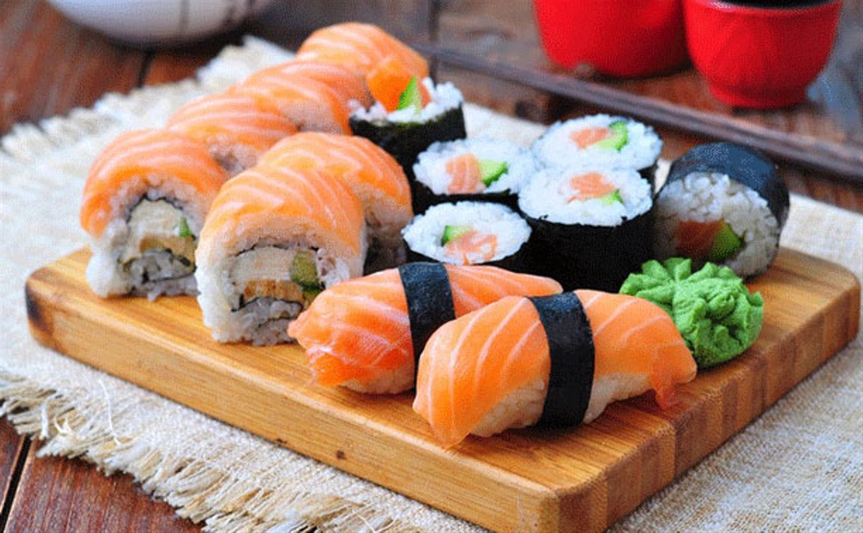 Счастье на блюде: заказывайте суши и роллы с доставкой!